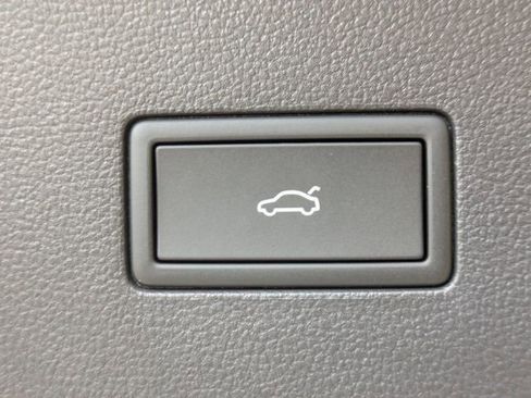 New 2026 Volkswagen Atlas Peak Edition image 13