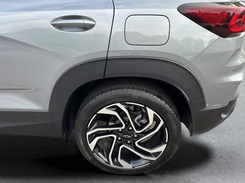 Used 2025 Chevrolet TrailBlazer RS w/ Convenience Package FWD image 35