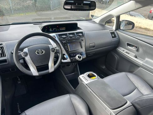 Used 2012 Toyota Prius V Five FWD image 15