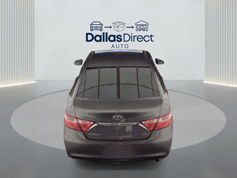 Used 2015 Toyota Camry LE image 6