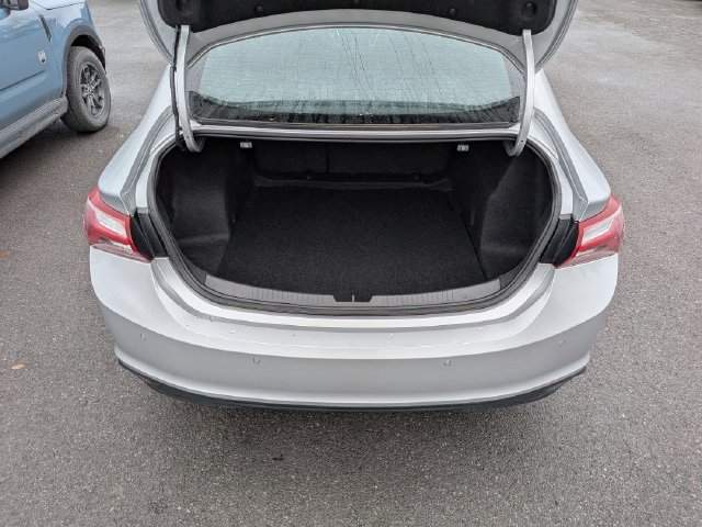 Used 2019 Chevrolet Malibu LT w/ Driver Confidence Package FWD image 17