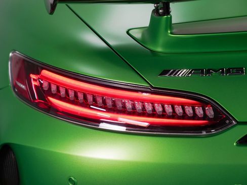 Used 2020 Mercedes-Benz AMG GT R image 24