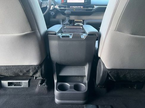 Used 2024 Toyota Sienna LE image 18