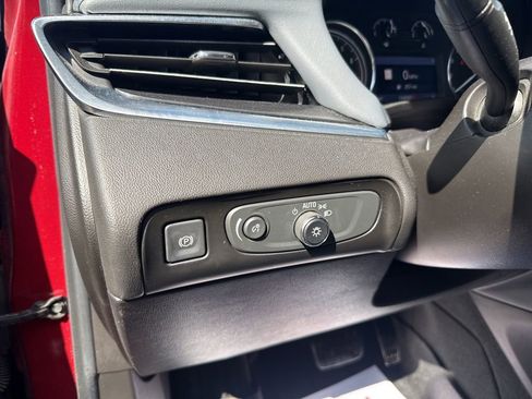 Used 2020 Buick Enclave Essence w/ Sound and Sites Package image 15