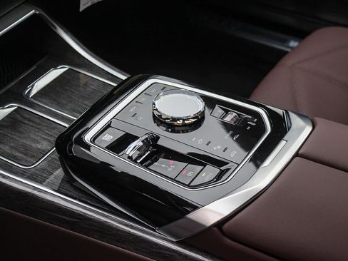 New 2026 BMW 740i w/ Premium Package image 19