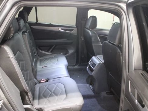 Used 2024 Volkswagen Atlas Cross Sport SE AWD/4WD image 15