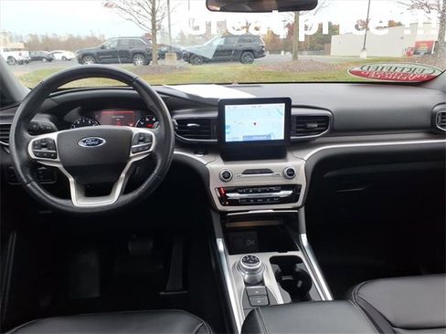 Used 2023 Ford Explorer XLT w/ Equipment Group 202A image 11