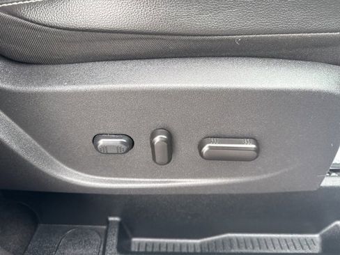 Used 2017 Ford Escape Titanium image 12