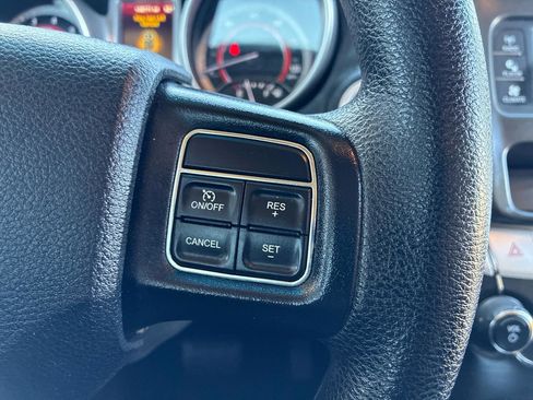 Used 2018 Dodge Journey SE w/ Blacktop Package image 38