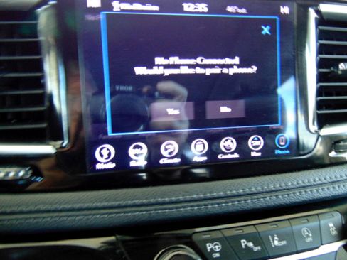 Used 2018 Chrysler Pacifica Limited w/ Tire & Wheel Group image 34