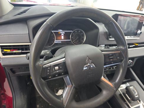 Used 2022 Mitsubishi Outlander ES FWD image 8