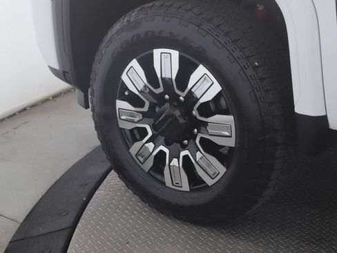Used 2026 GMC Sierra 3500 Denali w/ Denali Reserve Package AWD/4WD image 13