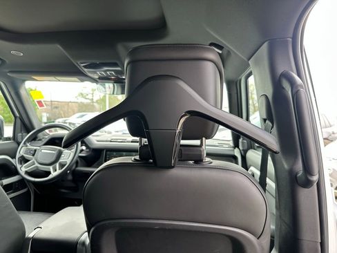Used 2024 Land Rover Defender 110 X-Dynamic SE image 33