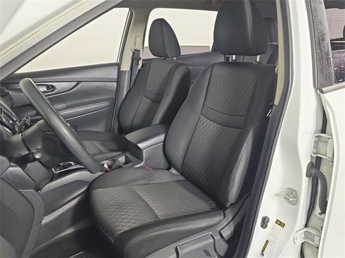 Used 2018 Nissan Rogue S image 14