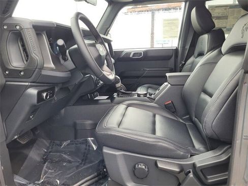 New 2025 Ford Bronco Badlands image 4