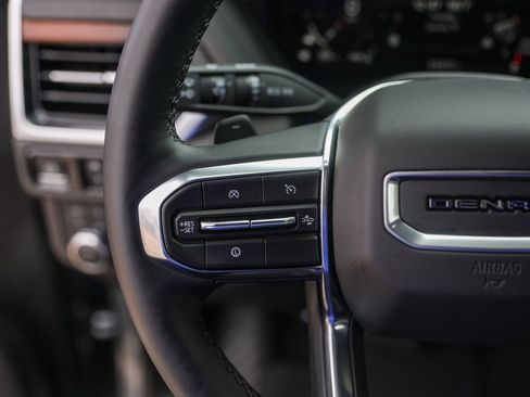 Used 2025 GMC Yukon Denali image 14