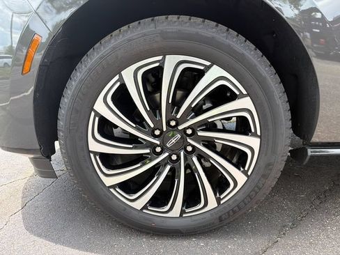 New 2026 Lincoln Navigator L Black Label AWD/4WD image 13