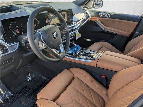 Used 2026 BMW X5 xDrive40i w/ Premium Package AWD/4WD image 3