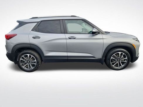 Used 2024 Chevrolet TrailBlazer LT w/ Convenience Package image 9