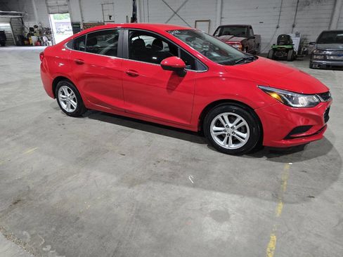 Used 2018 Chevrolet Cruze LT w/ Convenience Package image 16
