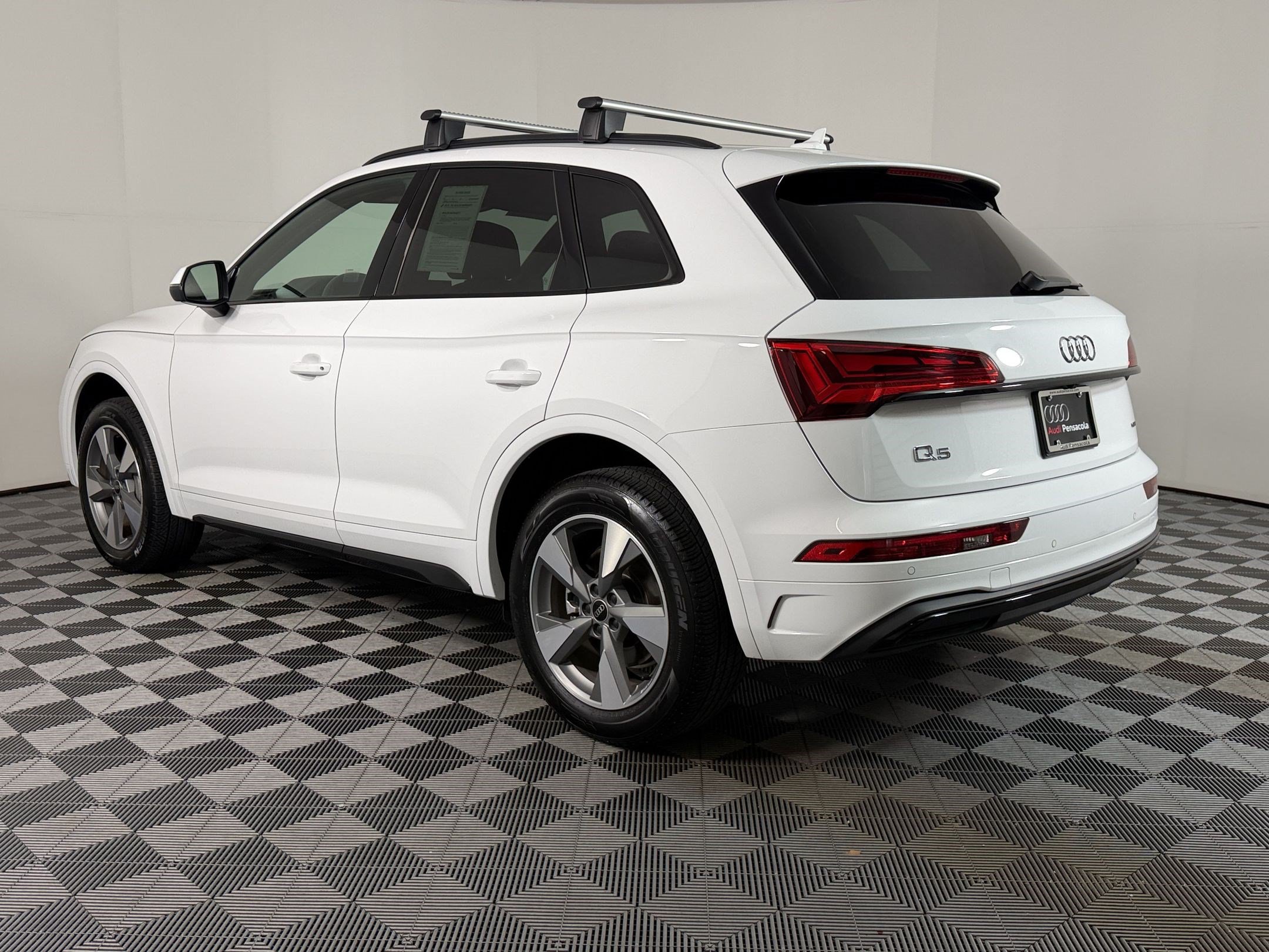 Used 2025 Audi Q5 2.0T Premium AWD/4WD image 2