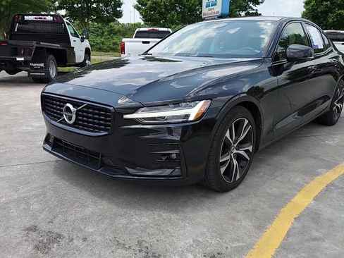 Used 2022 Volvo S60 B5 R-Design w/ Advanced Package image 2