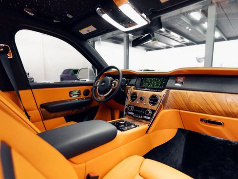 Used 2021 Rolls-Royce Cullinan AWD/4WD image 37
