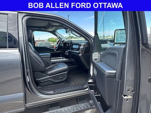 Used 2025 Ford F350 Lariat w/ Lariat Ultimate Package AWD/4WD image 13