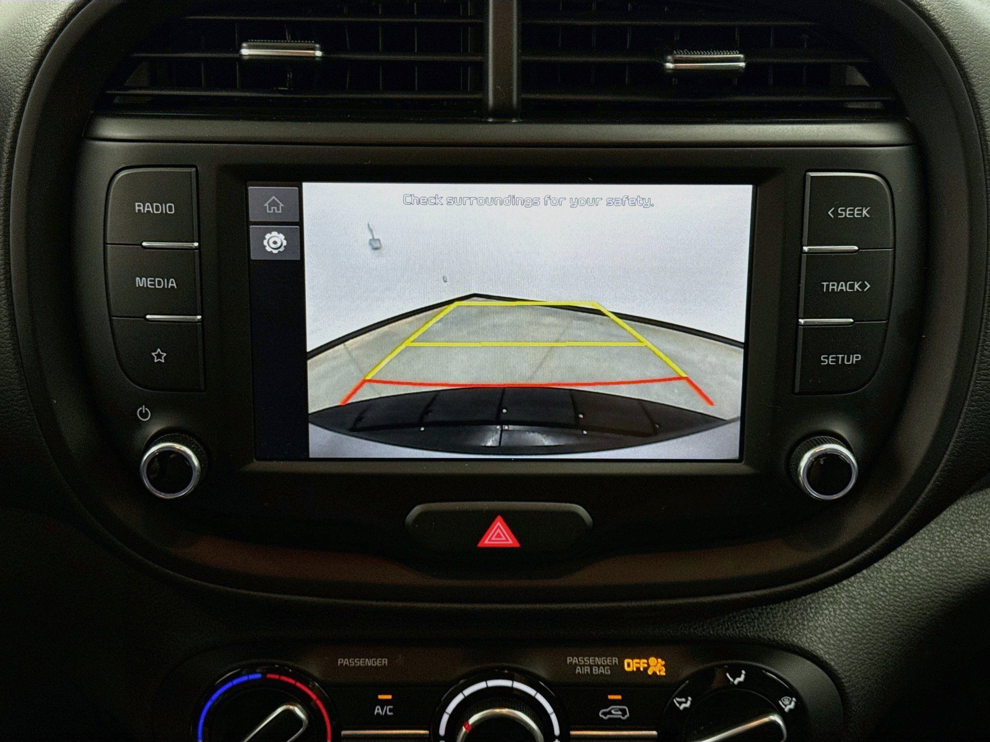 Used 2025 Kia Soul LX w/ LX Technology Package FWD image 22