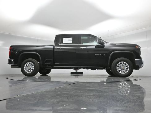 Used 2024 Chevrolet Silverado 2500 LTZ w/ LTZ Convenience Package AWD/4WD image 4