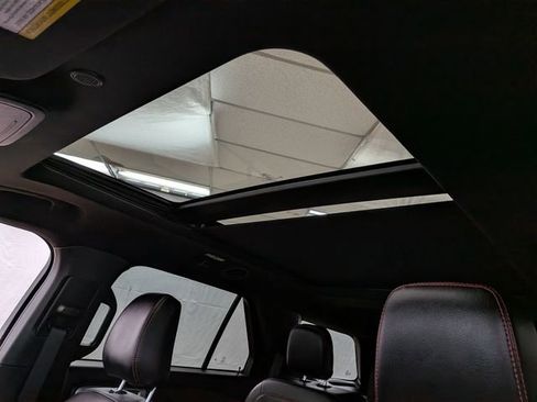 Certified 2024 Ford Explorer ST-Line w/ Class IV Trailer Tow Package image 16