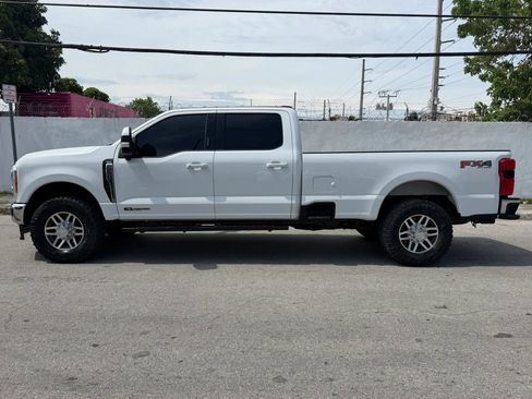 Used 2023 Ford F250 Lariat AWD/4WD image 2