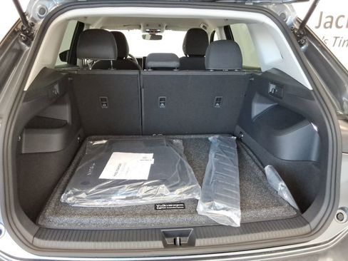 Used 2025 Volkswagen Tiguan S image 19