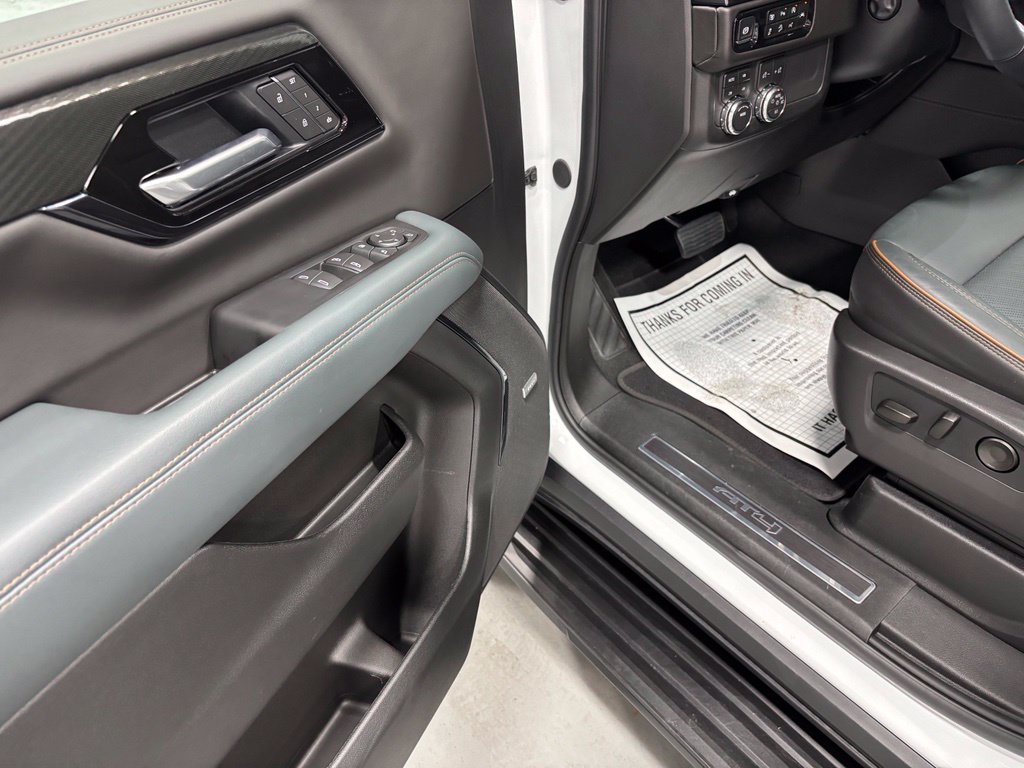 Used 2026 GMC Yukon XL AT4 AWD/4WD image 9