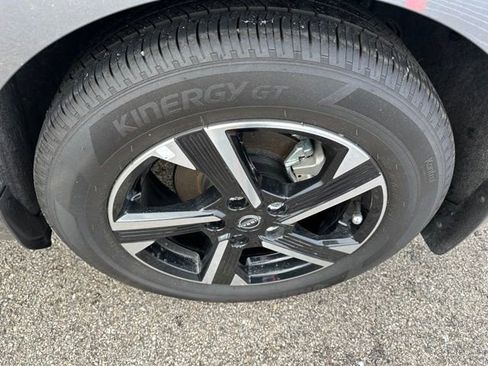 Used 2025 Nissan Sentra SV image 8