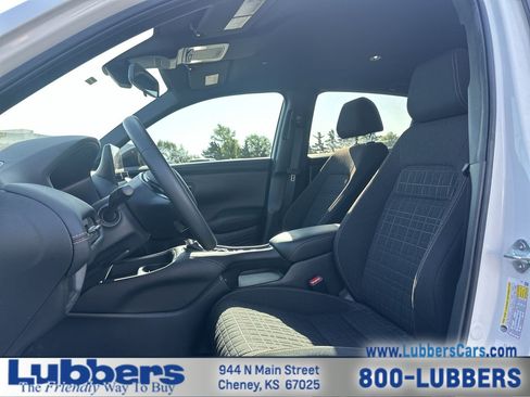 Used 2023 Honda HR-V Sport image 11