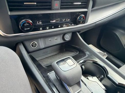 Used 2023 Nissan Rogue SV AWD/4WD image 23