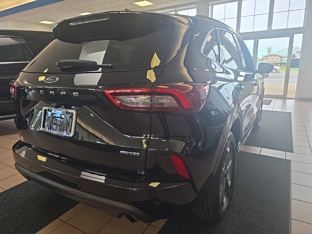 Used 2023 Ford Escape ST-Line w/ Tech Pack #1 AWD/4WD image 6