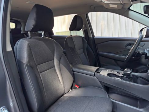 Used 2022 Nissan Rogue S FWD image 29