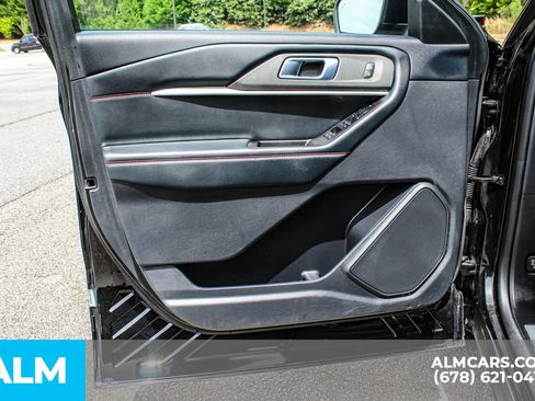 Used 2025 Ford Explorer ST-Line w/ ST-Line Street Pack AWD/4WD image 40