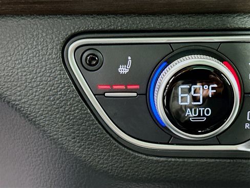 Used 2022 Audi Q5 2.0T Premium image 19