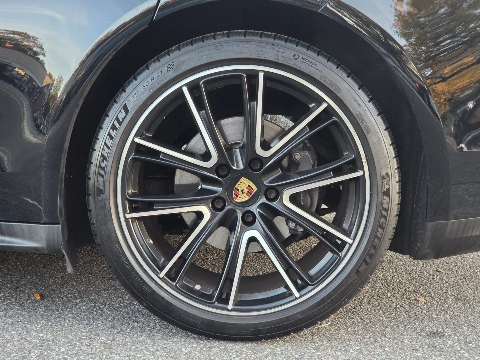 Used 2019 Porsche Panamera 4 AWD/4WD image 16