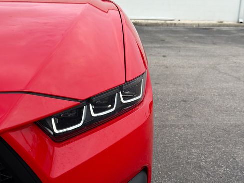 Used 2024 Ford Mustang Convertible RWD image 9