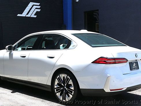 Used 2025 BMW 530i RWD image 5