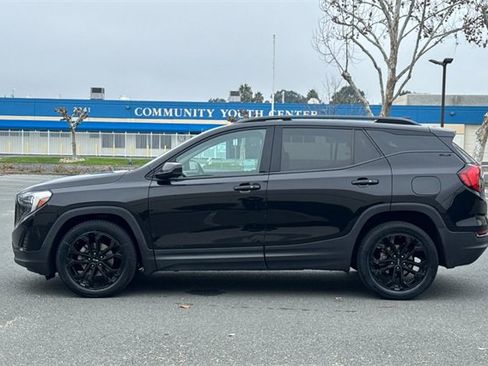 Used 2020 GMC Terrain SLE w/ Elevation Edition image 7