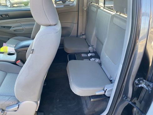 Used 2015 Toyota Tacoma 2WD Access Cab image 6