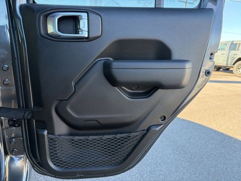 New 2026 Jeep Gladiator Sport image 15