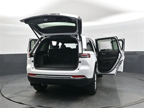 New 2025 Jeep Grand Cherokee Laredo image 48