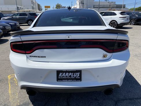 Used 2019 Dodge Charger Scat Pack w/ Dynamics Package RWD image 11