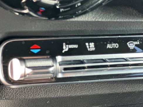 Used 2023 Mercedes-Benz GLB 250 4MATIC image 27